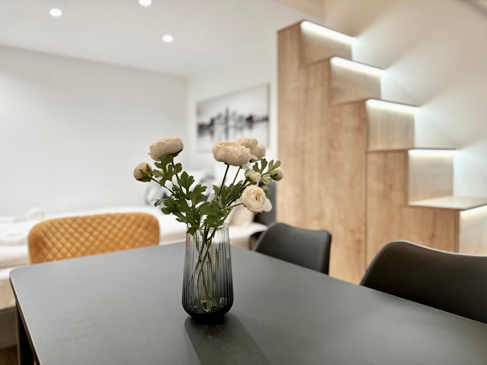 Premium Apartment By Hi5- Brody Street Budapest Exterior foto